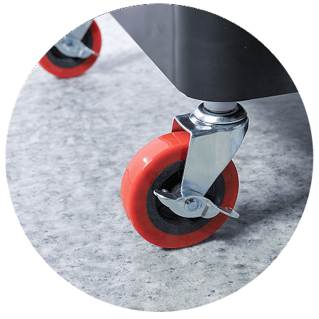 Пластиковый стол тележка на колесиках с одной боковой стенкой и двумя ведрами. Место полировщика Au-2109