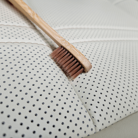 Щетка для чистки швов (Leather Brush for Seams) / Le Tech